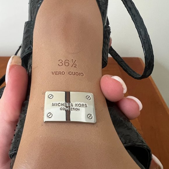 Michael Kors Black Snakeskin Open Toe Heel Pumps - Never Worn Size EU 36 1/2 - Picture 6 of 7